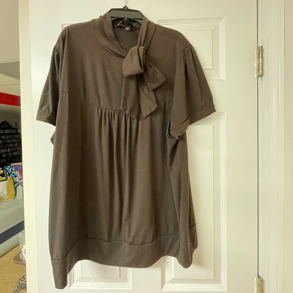 LA Blues Deluxe Women's 22/24 High Neck, Bow Feature, Short Sleeve - GUC